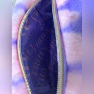 TRULY Pouch